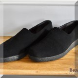 H56. Stuart Weitzman black shoes. New. Size 38 - $24 